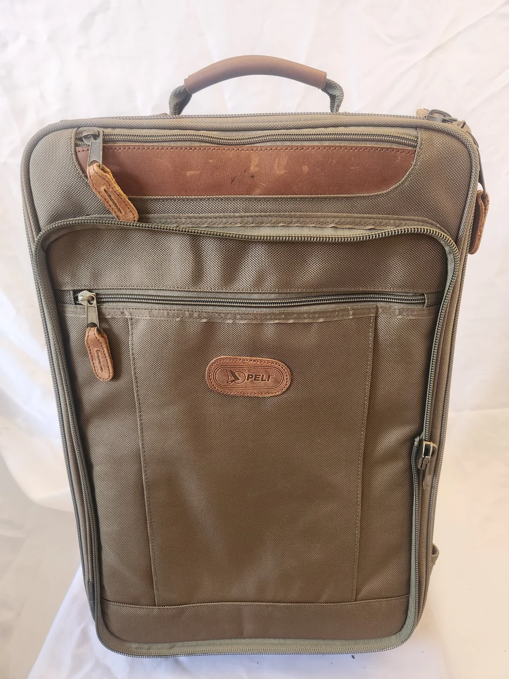 PELI 3 IN 1 CAMERA/DETACHABLE LAPTOP BREIFCASE/LUGGAGE ROLLING CARRY ON BAG